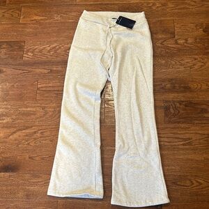 NWT brandy melville HILLARY SOFT YOGA PANTS